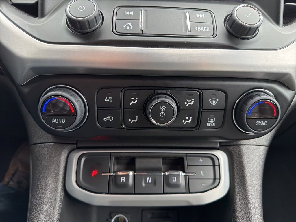 Used 2023 GMC Acadia SLT image 24