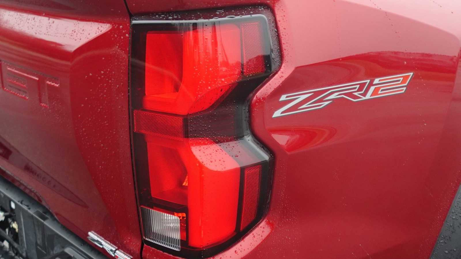 Used 2024 Chevrolet Colorado ZR2 w/ Technology Package AWD/4WD image 16