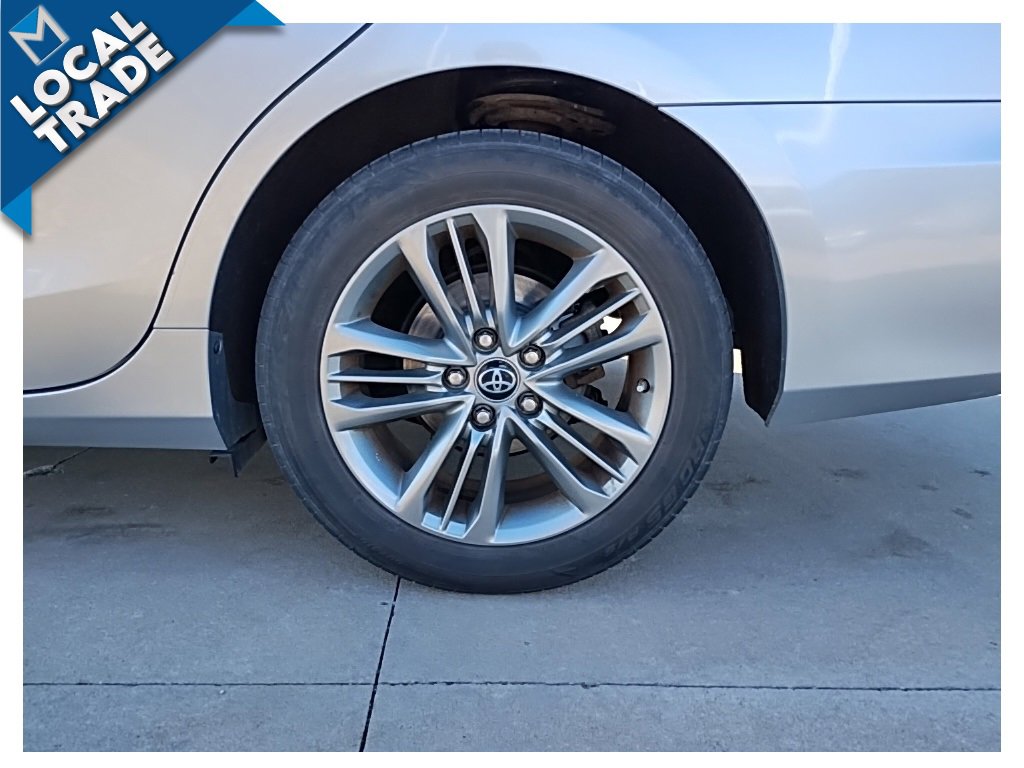 Used 2017 Toyota Camry SE image 16