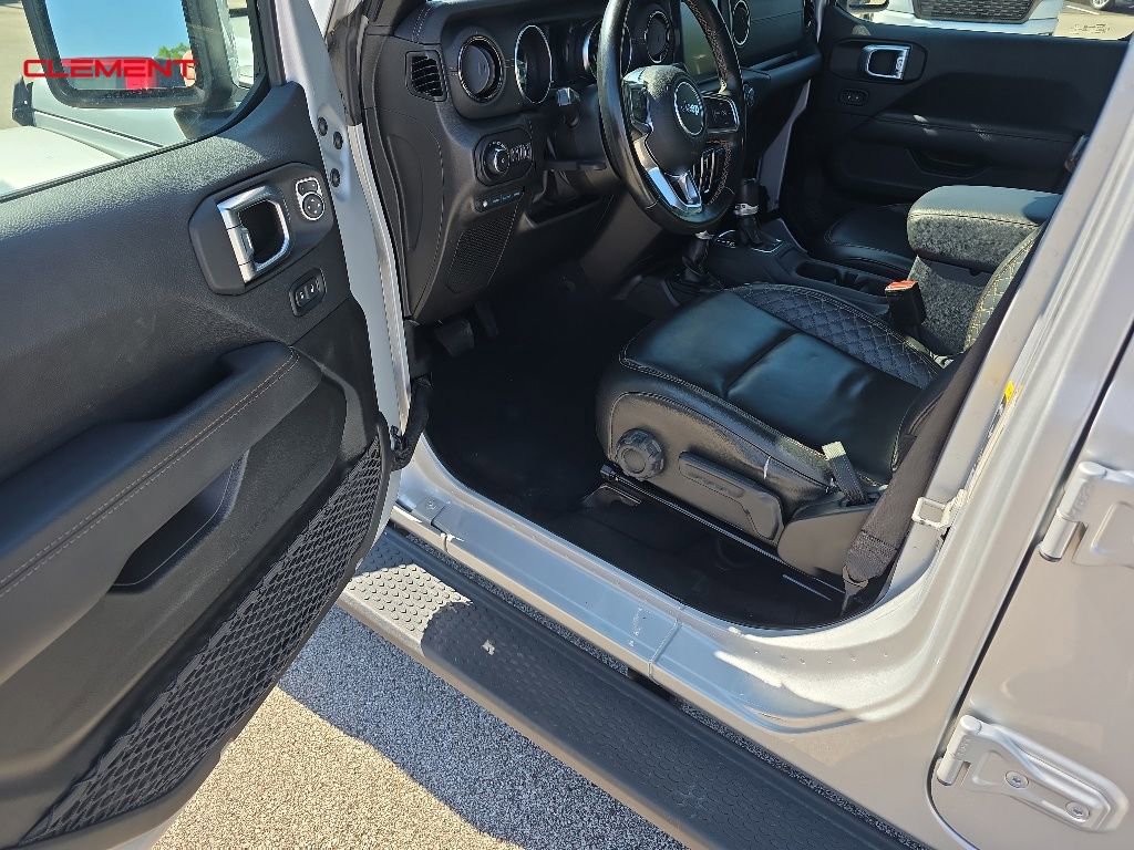 Used 2022 Jeep Wrangler Unlimited Sahara AWD/4WD image 8
