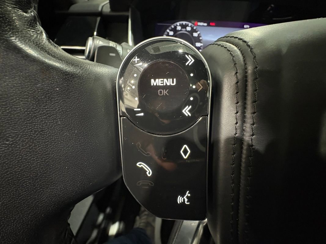 Used 2019 Land Rover Range Rover HSE image 12