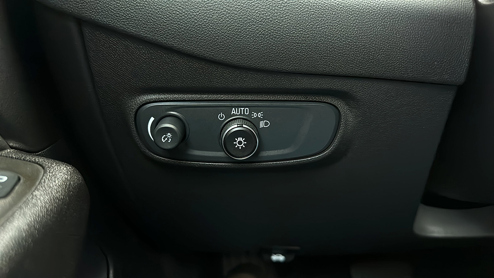 Used 2024 Chevrolet Equinox LT AWD/4WD image 21