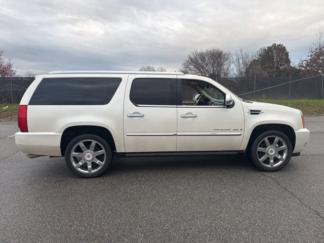 Used 2009 Cadillac Escalade ESV 2WD image 2