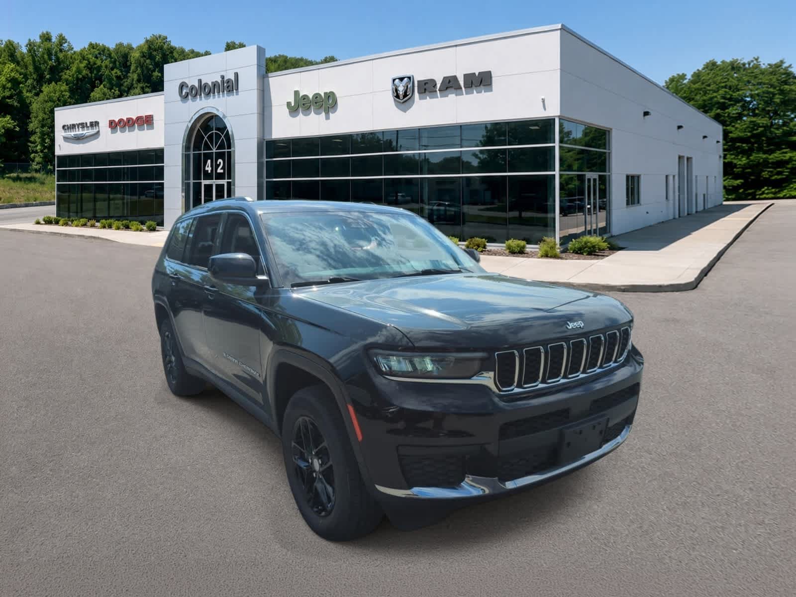 Used 2023 Jeep Grand Cherokee L Laredo AWD/4WD image 8