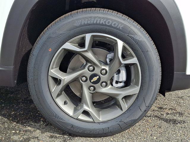 New 2026 Chevrolet Trax LT w/ Driver Confidence Package FWD image 5