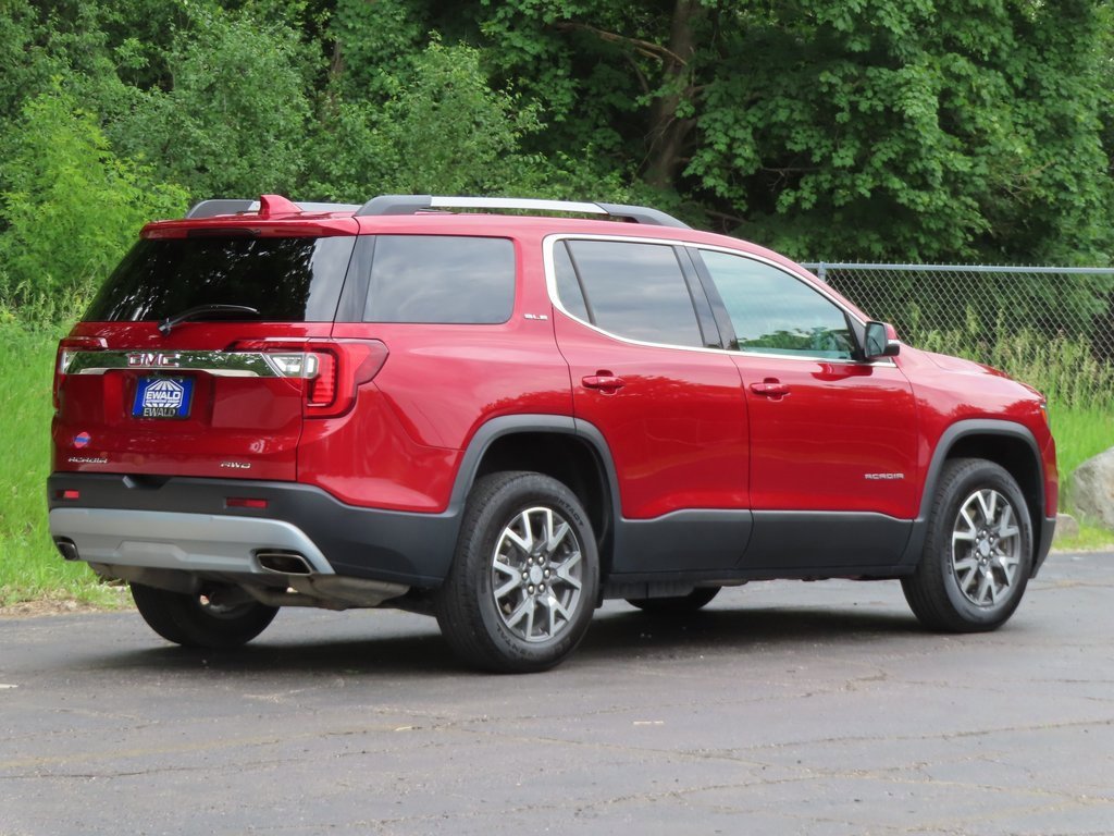 Used 2023 GMC Acadia SLE w/ Driver Convenience Package image 3