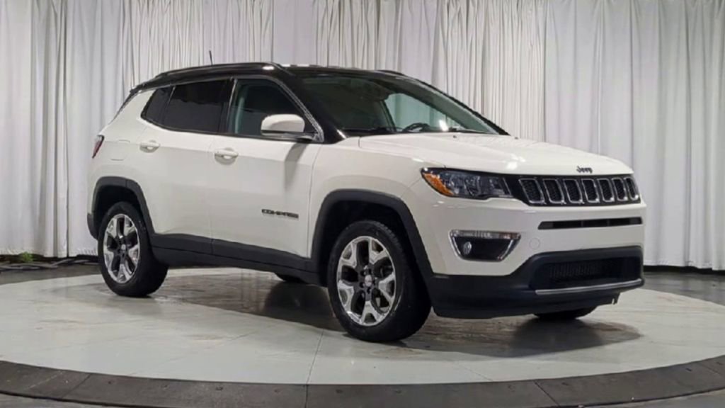 Used 2019 Jeep Compass Limited image 3