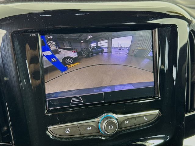 Used 2023 Chevrolet Traverse LT FWD image 16