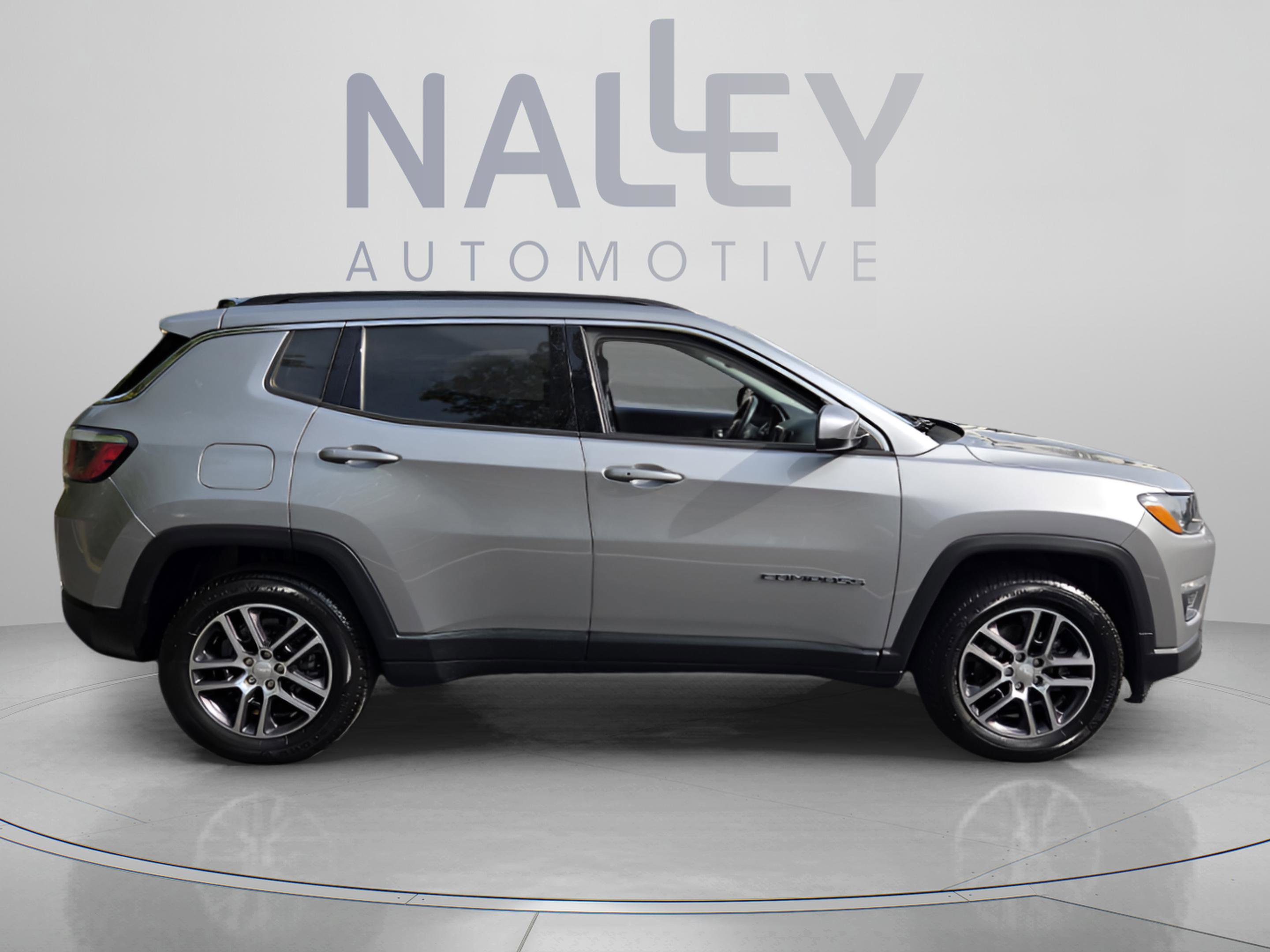 Used 2018 Jeep Compass Latitude w/ Popular Equipment Group FWD image 6