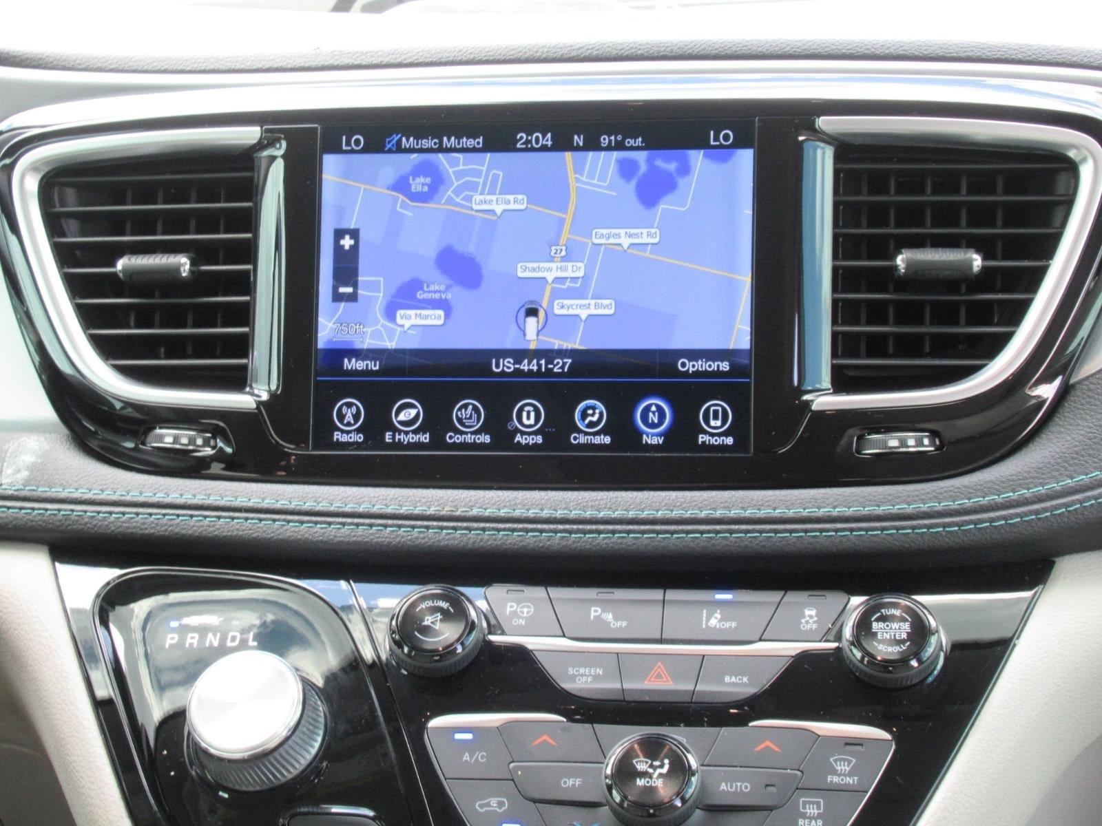 Used 2017 Chrysler Pacifica Platinum FWD image 15