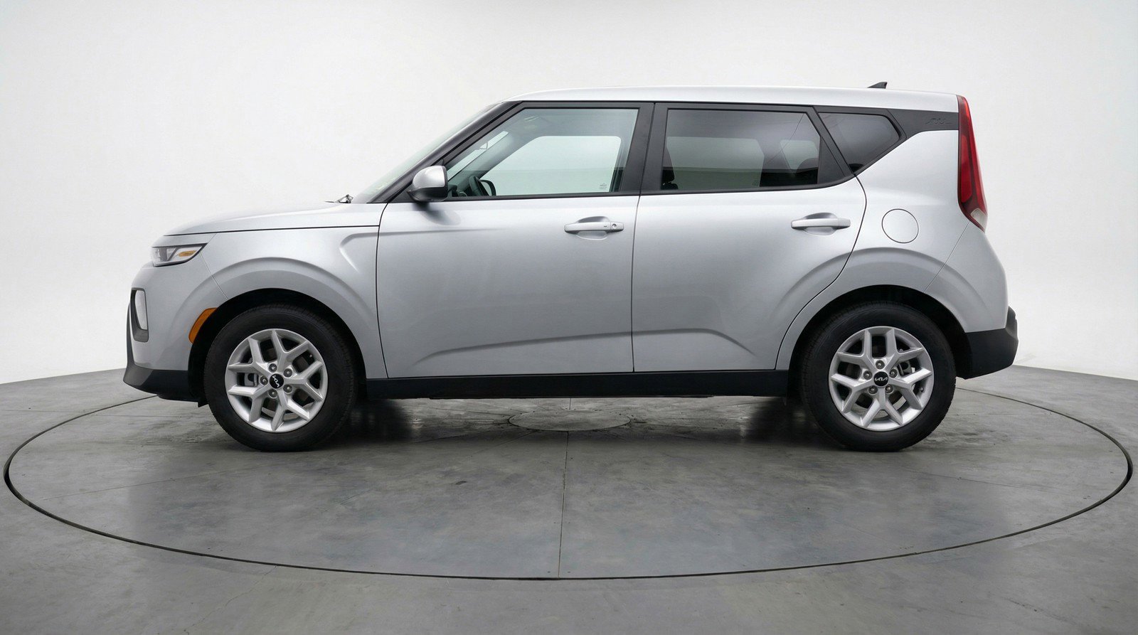 Used 2025 Kia Soul LX w/ LX Technology Package image 5
