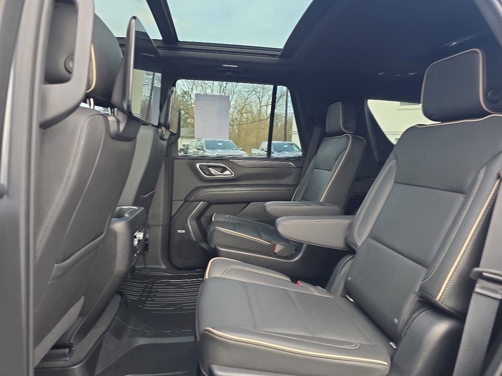 Used 2021 GMC Yukon SLT w/ SLT Premium Package image 19