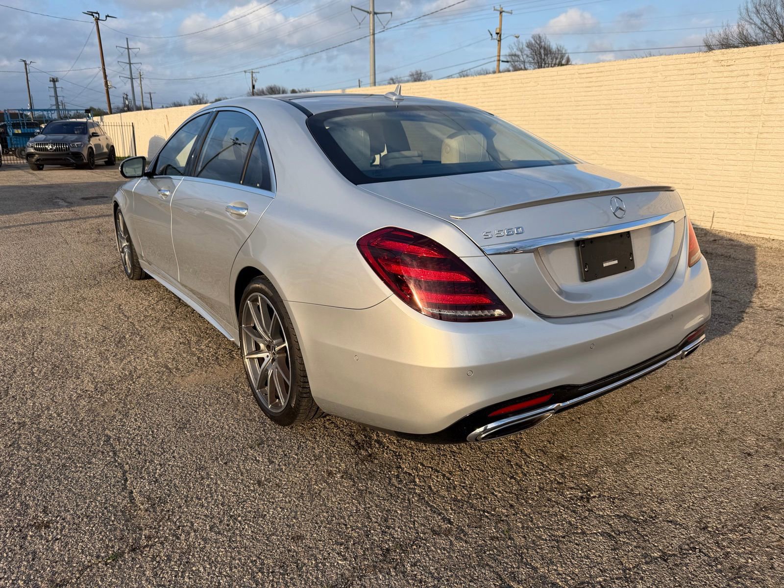 Used 2020 Mercedes-Benz S 560 Sedan image 4