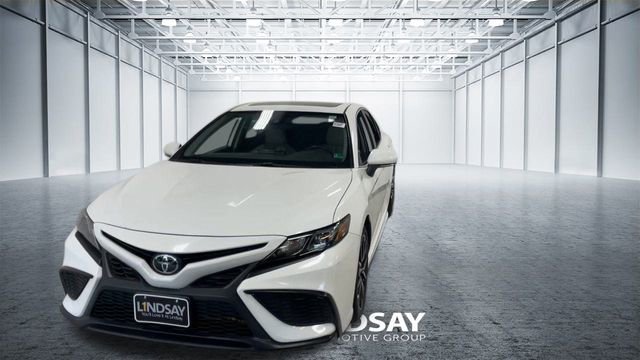 Used 2023 Toyota Camry SE w/ Cold Weather Package AWD/4WD image 5