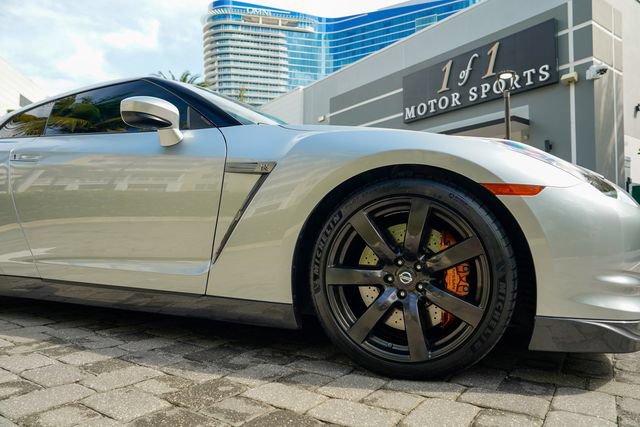 Used 2010 Nissan GT-R Premium AWD/4WD image 36