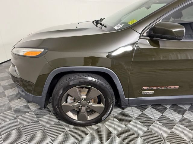 Used 2016 Jeep Cherokee 75th Anniversary AWD/4WD image 12