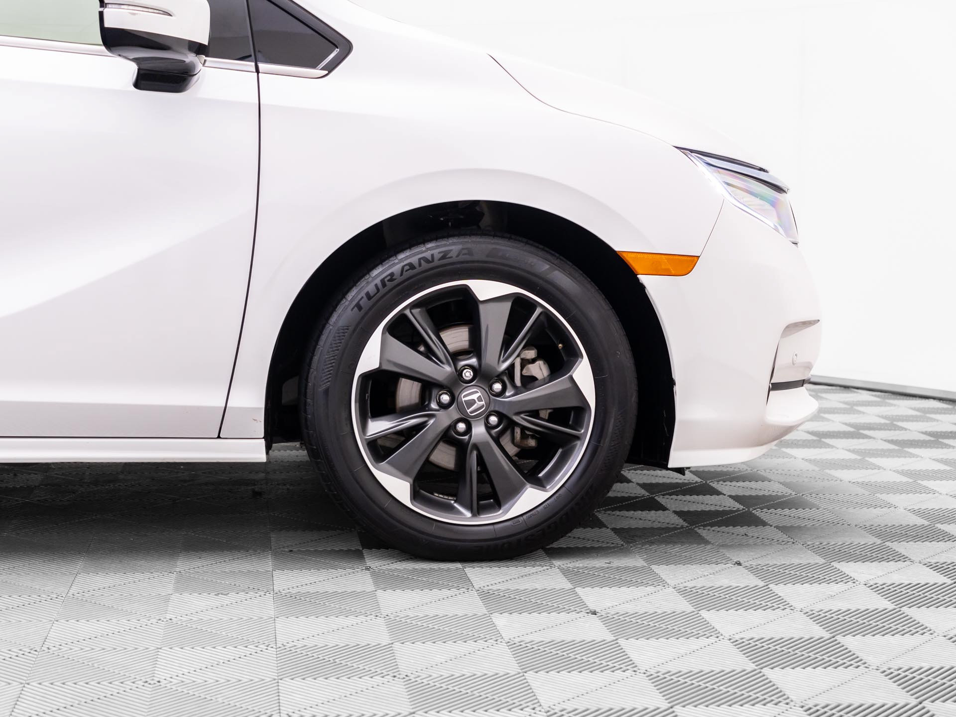 Used 2024 Honda Odyssey Elite image 40