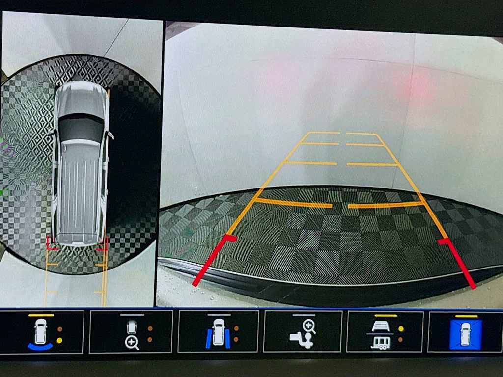 Certified 2023 Chevrolet Tahoe Z71 w/ Luxury Package image 16