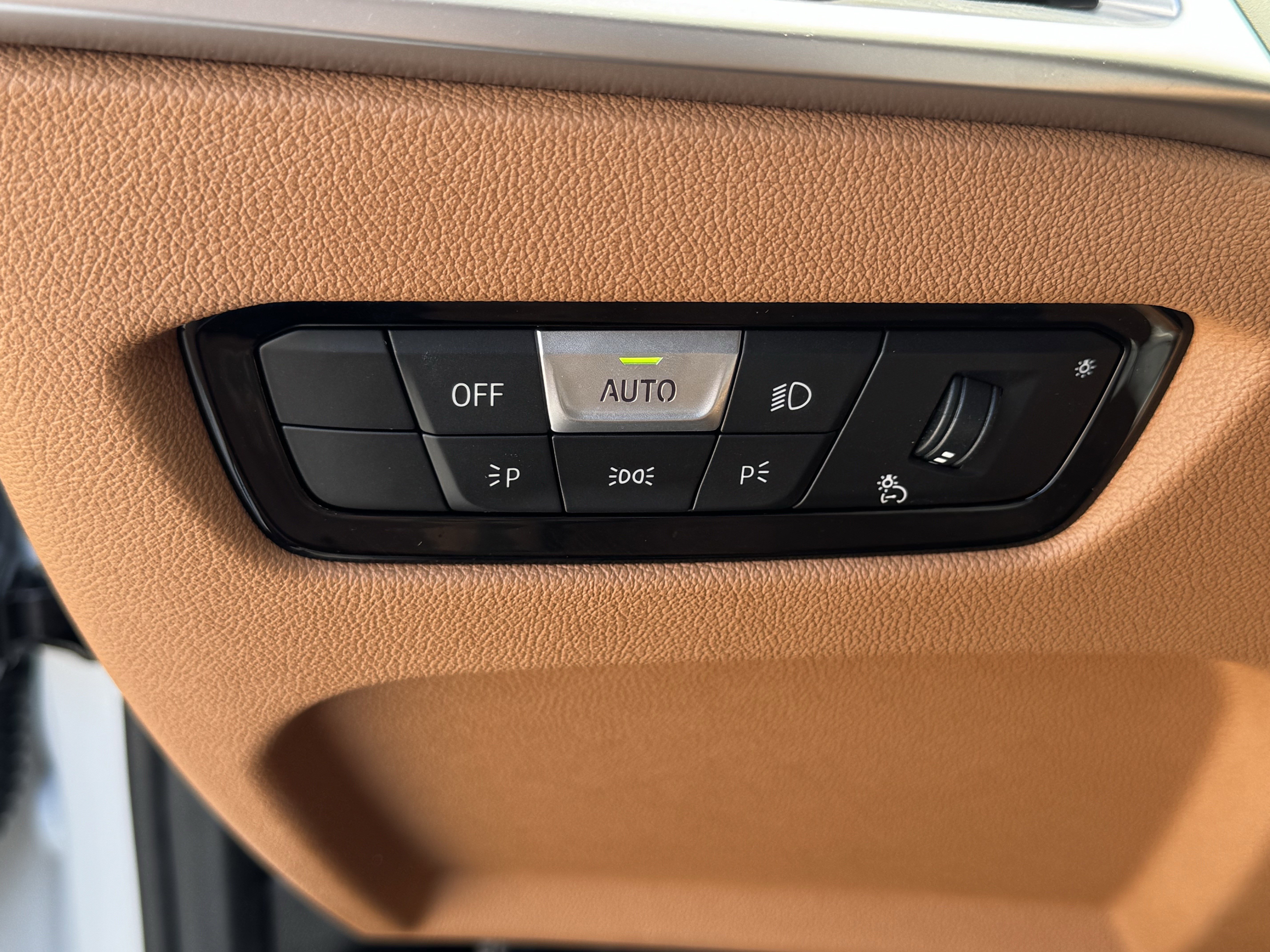 Used 2025 BMW 330i xDrive Sedan image 25