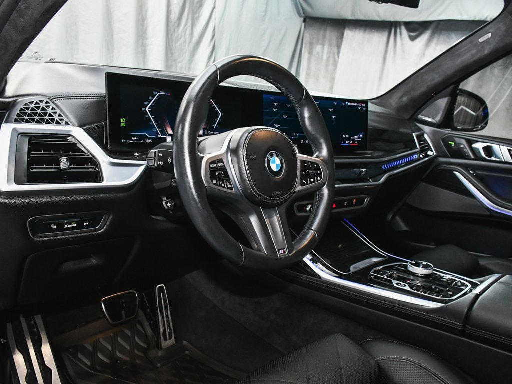 Used 2024 BMW X7 xDrive40i w/ Executive Package image 25