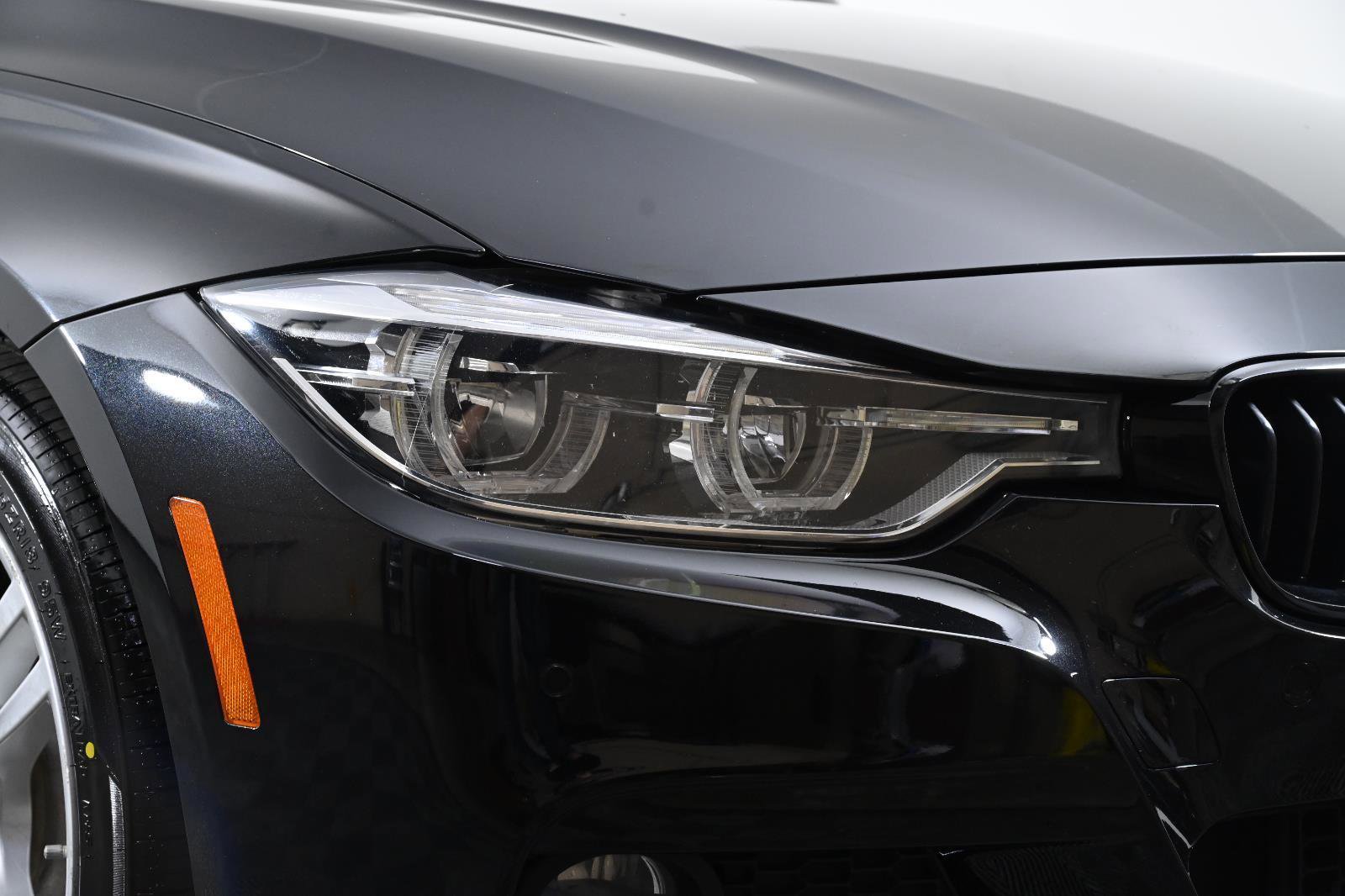 Used 2017 BMW 330i xDrive 330i xDrive image 4