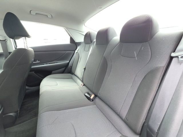 Certified 2023 Hyundai Elantra SE image 6