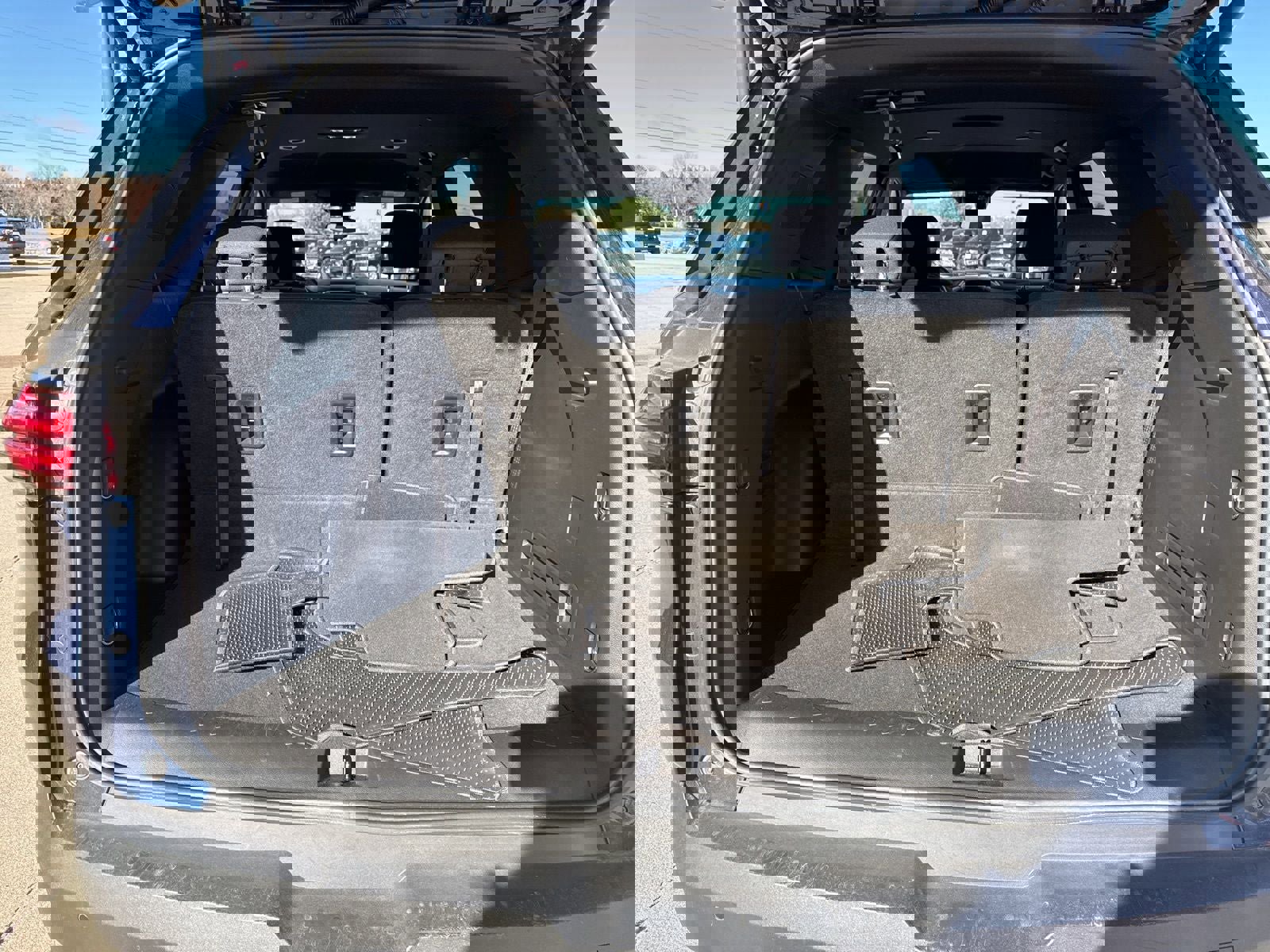 Used 2023 Chevrolet Traverse LT image 5