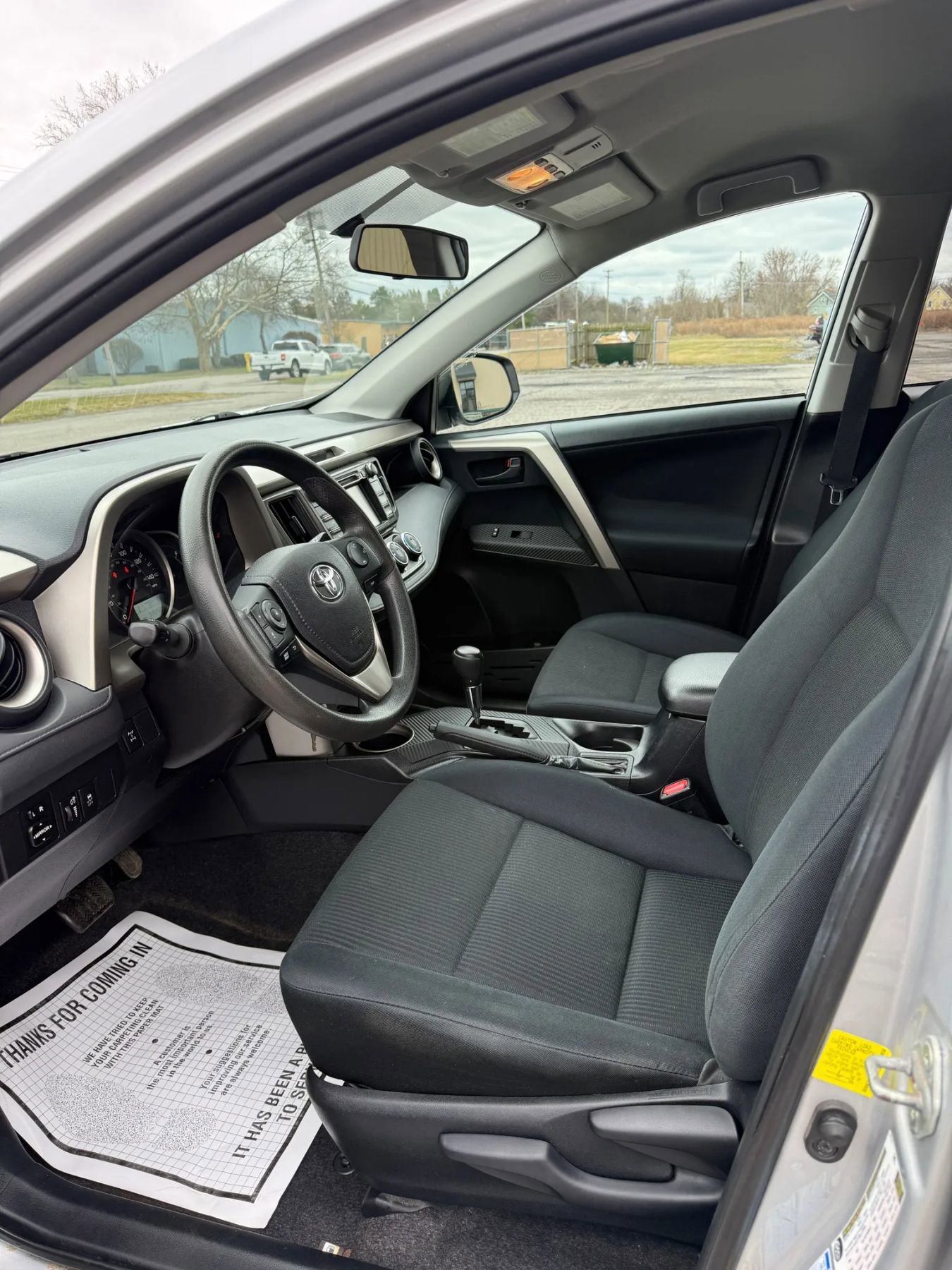 Used 2015 Toyota RAV4 LE AWD/4WD image 16