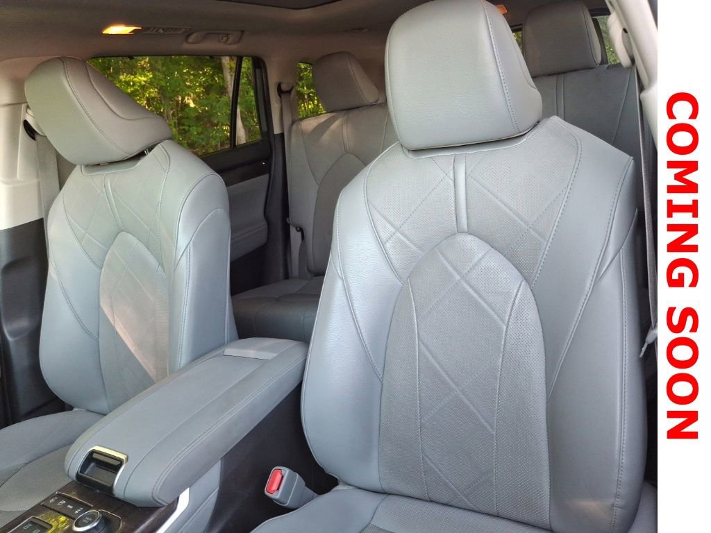 Used 2021 Toyota Highlander Platinum AWD/4WD image 11