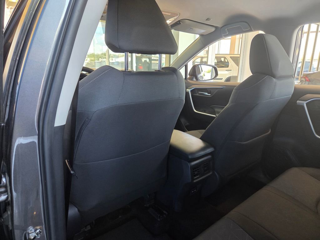 Used 2025 Toyota RAV4 XLE image 18