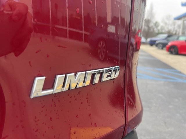 Used 2020 Toyota RAV4 Limited image 8