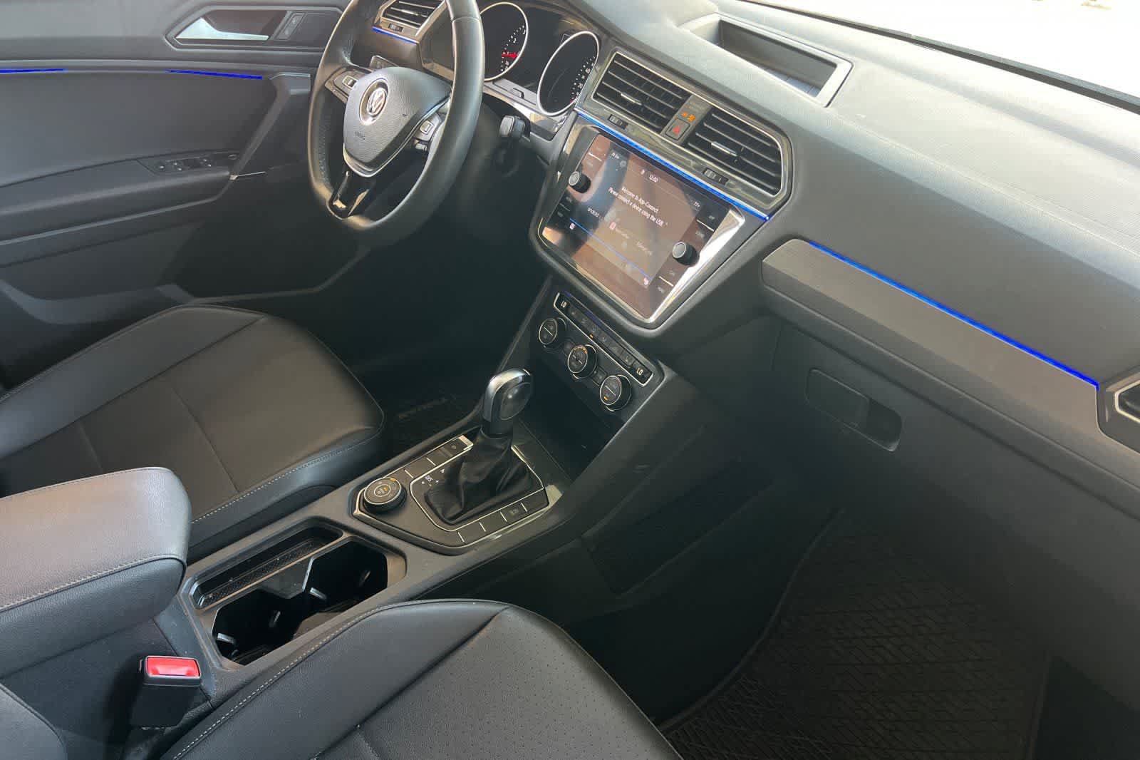 Used 2020 Volkswagen Tiguan SE AWD/4WD image 17