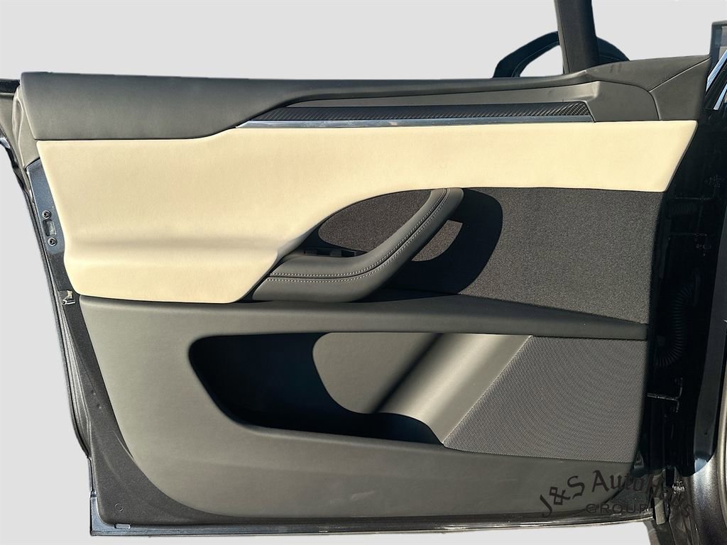 Used 2025 Tesla Model X Plaid image 22