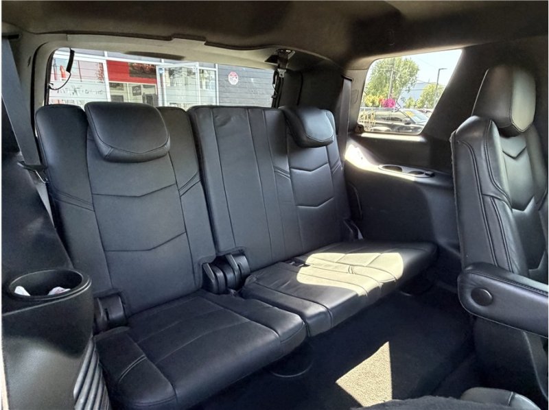 Used 2016 Cadillac Escalade Platinum AWD/4WD image 33