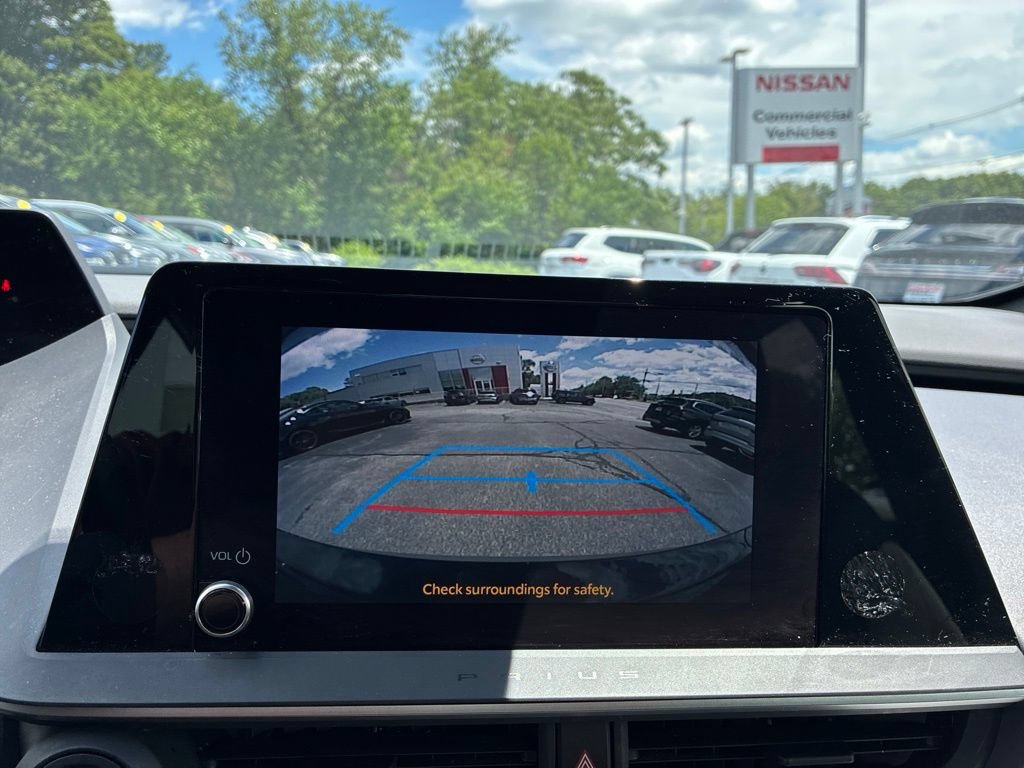 Used 2024 Toyota Prius LE FWD image 18
