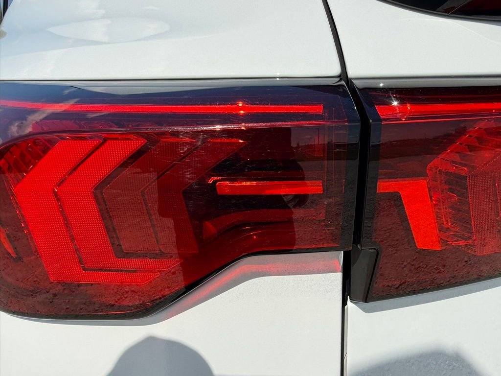 Used 2025 BMW X2 xDrive28i AWD/4WD image 10