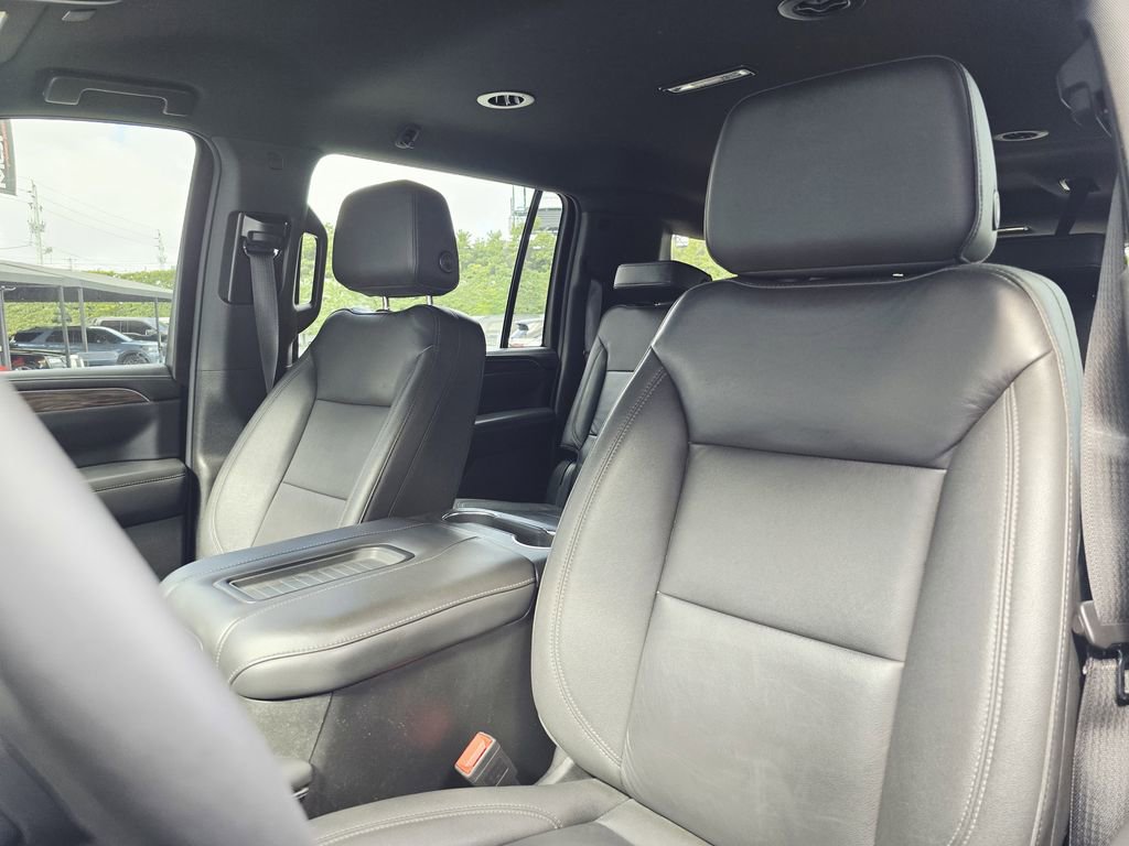 Used 2023 Chevrolet Suburban LT image 18