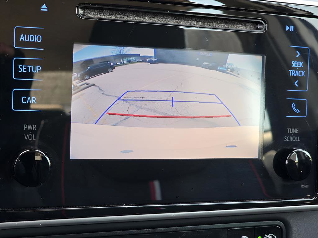 Used 2018 Toyota Corolla LE image 28