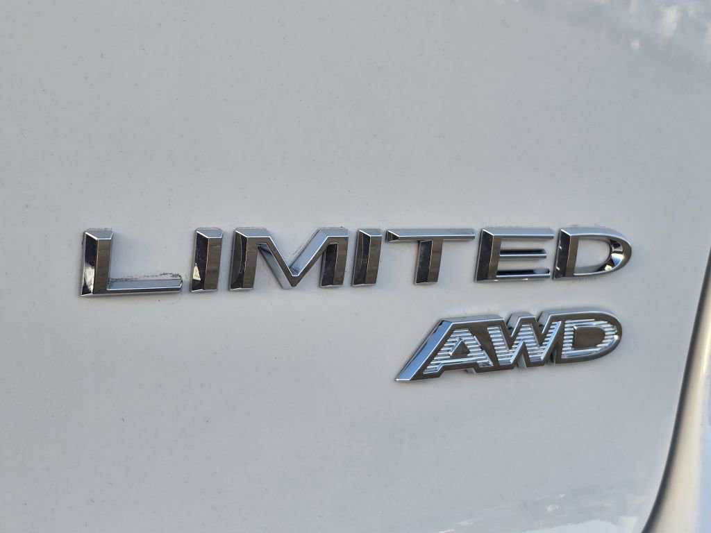 Used 2026 Chrysler Pacifica Limited image 26