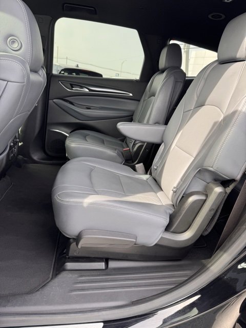 Used 2024 Buick Enclave Premium image 10
