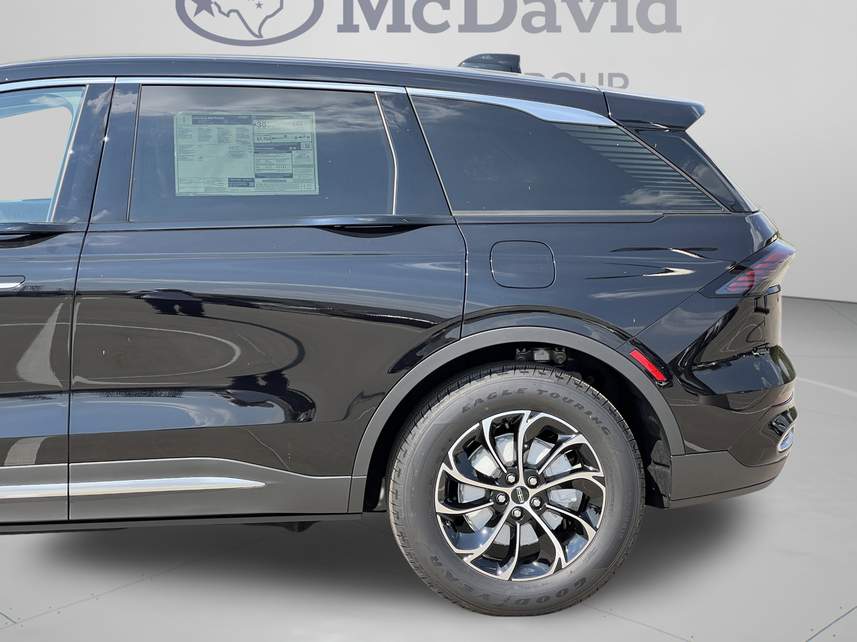 New 2025 Lincoln Nautilus Premier w/ Equipment Group 102A AWD/4WD image 29