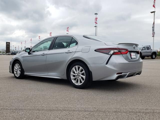 Used 2024 Toyota Camry SE FWD image 7