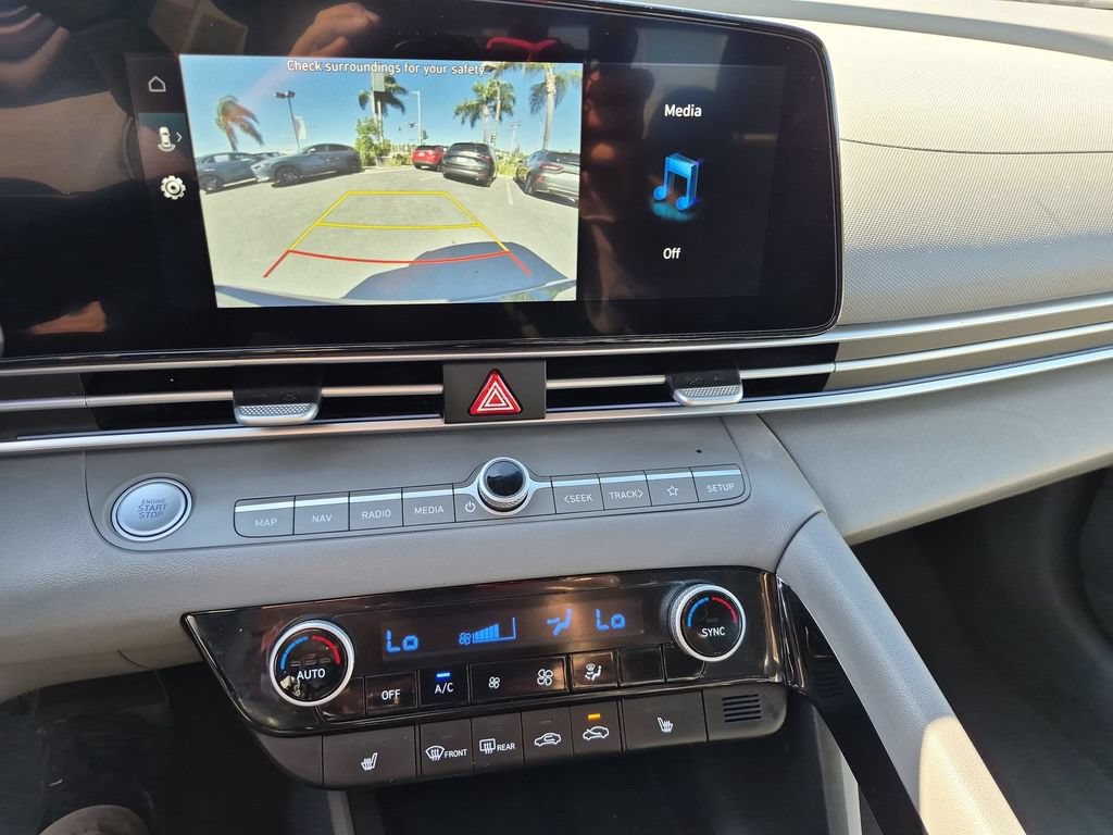 Used 2025 Hyundai Elantra SEL FWD image 19