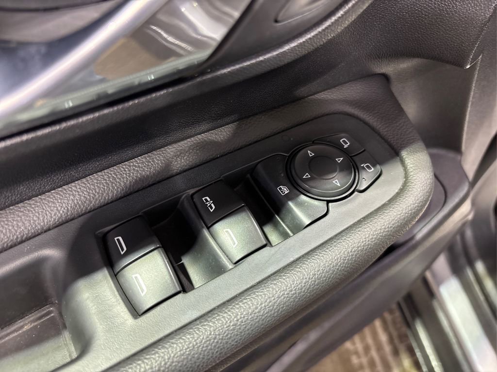 Used 2021 GMC Terrain SLT w/ Elevation Edition image 33