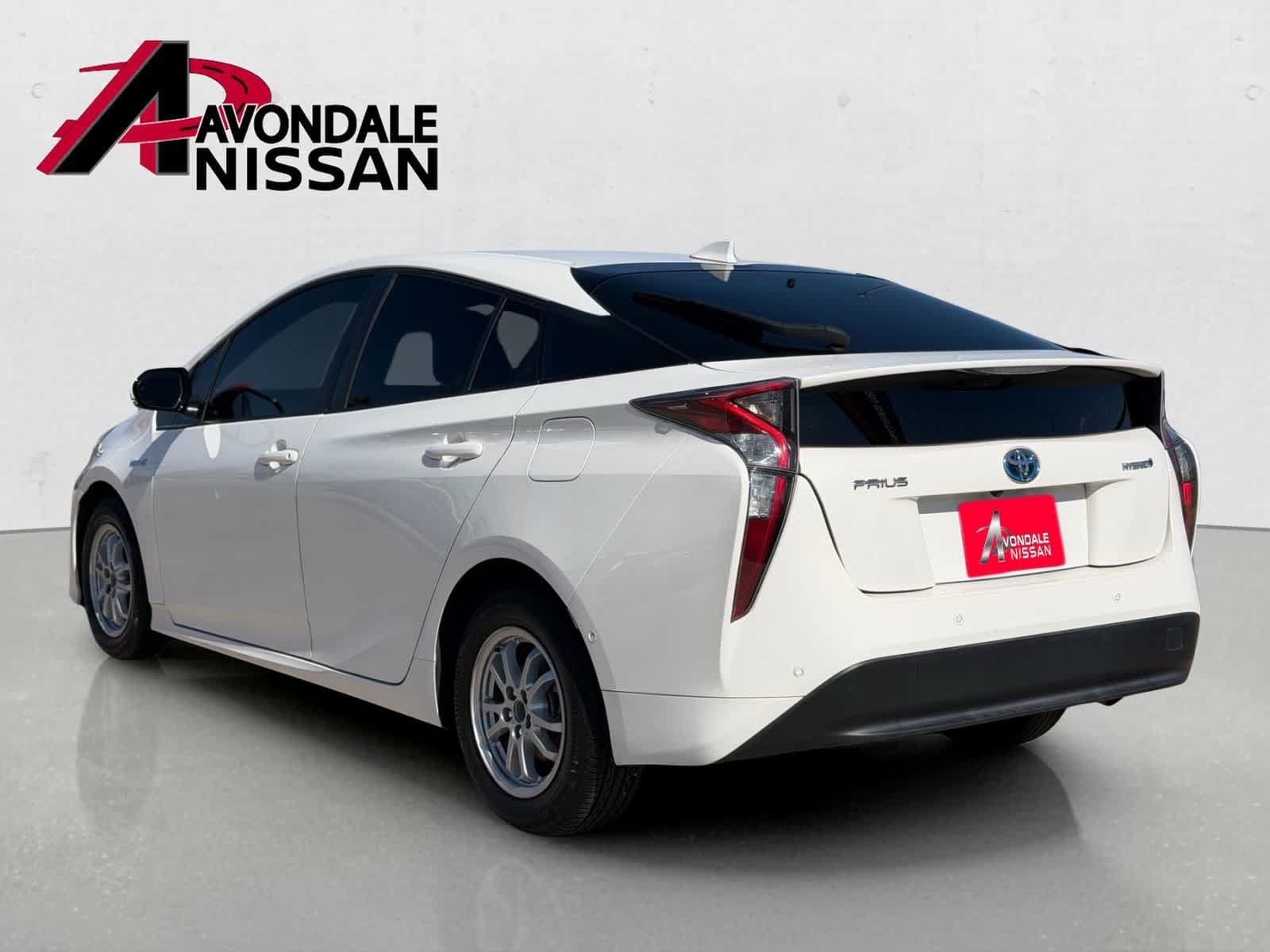 Used 2018 Toyota Prius Three FWD image 4