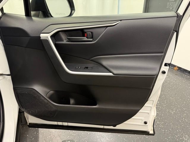 Used 2020 Toyota RAV4 LE w/ All Weather Liner Package AWD/4WD image 8