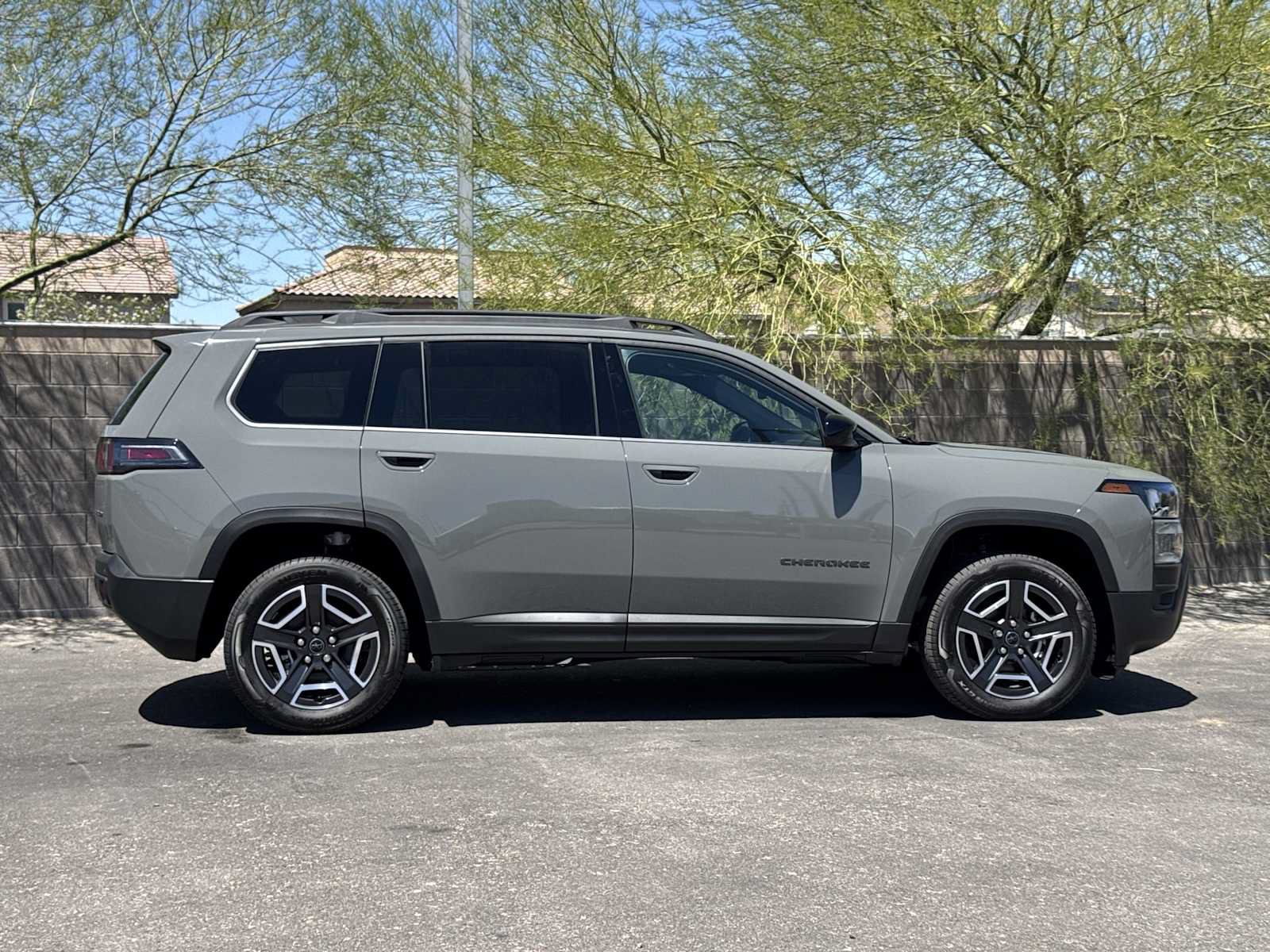 New 2026 Jeep Cherokee Laredo AWD/4WD image 10