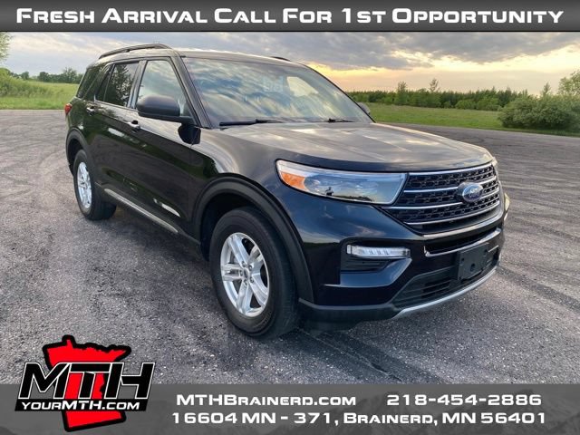 Used 2022 Ford Explorer XLT w/ Equipment Group 202A AWD/4WD image 2