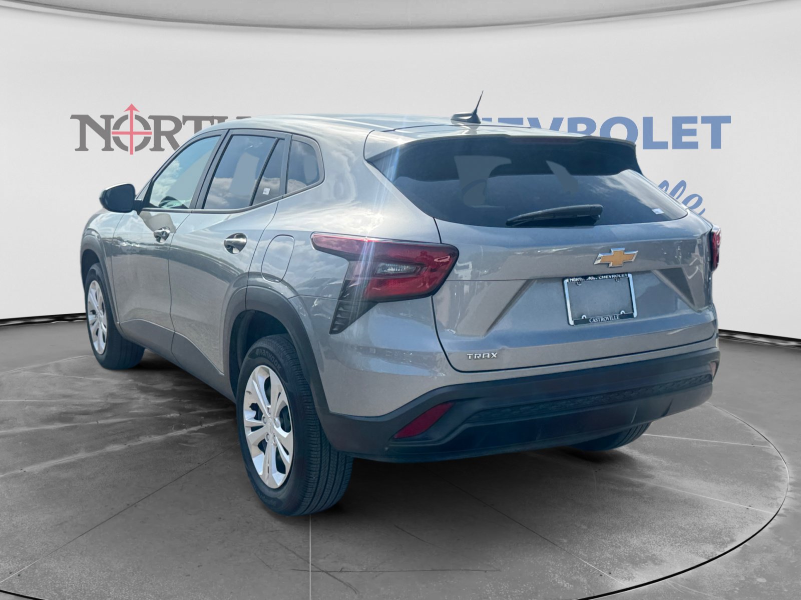 Used 2024 Chevrolet Trax LS w/ Driver Confidence Package FWD image 7
