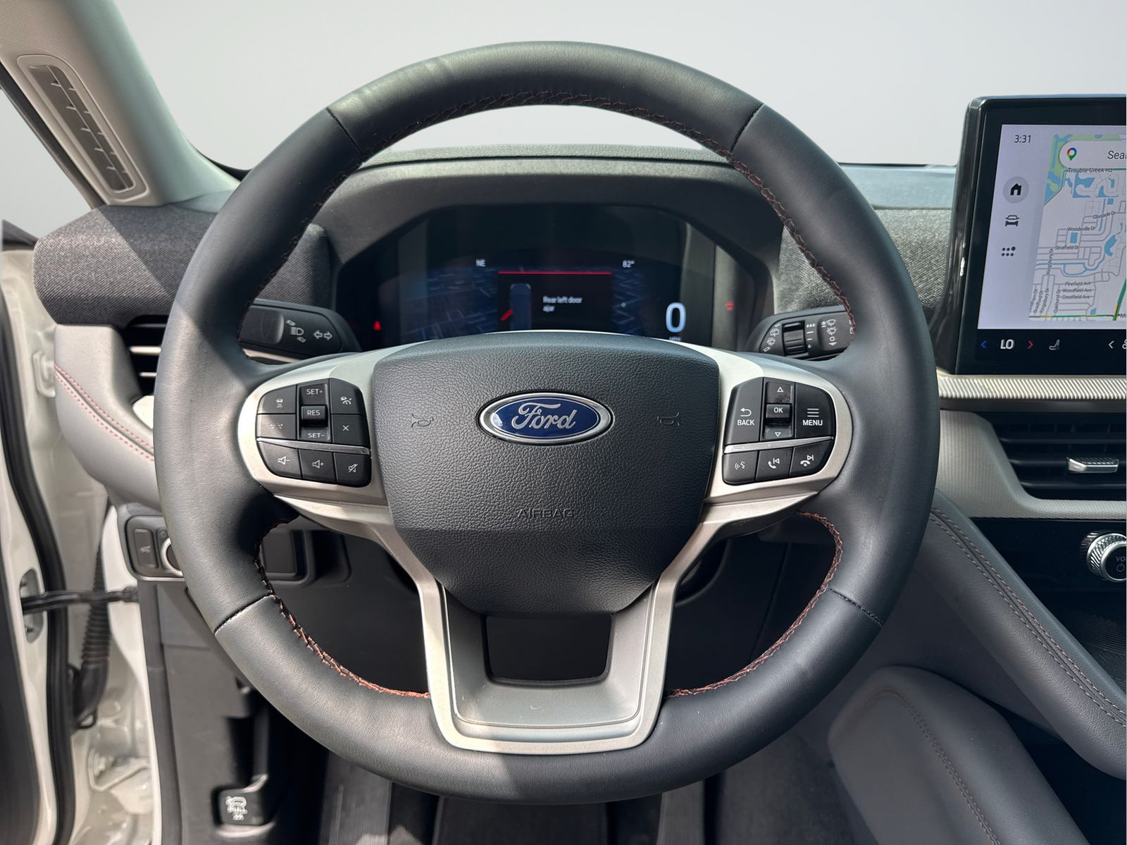 Used 2025 Ford Explorer Active RWD image 18